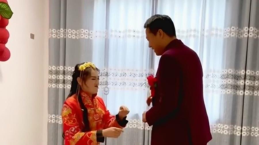 向上跳的香蕉