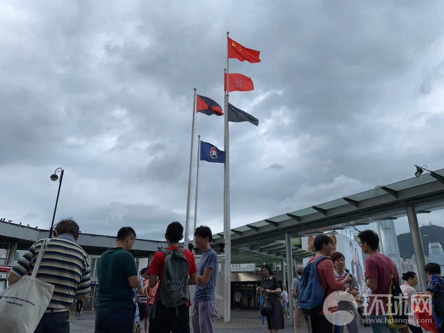 《肖战方否认恋情》被平台置顶,抢热搜行径,不是一两次了